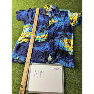 Pineapple Connection Mens Hawaiian Style Short Sleeve Shirt Medium